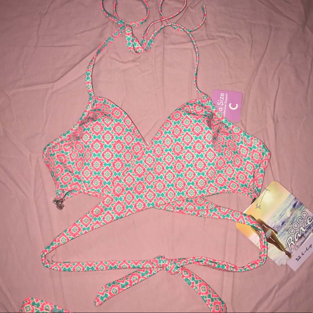 Swimwear Set - Picture 5 of 8